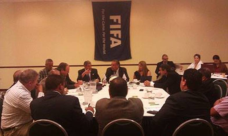 Reunión de Mayo 15 de la FPF con Delegación FIFA