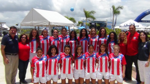 La Pre-Selección Nacional Femenina fue presentada en Bahia Urbana como parte de esfuerzos de la Federación de promover el programa de Selecciones Nacionales.