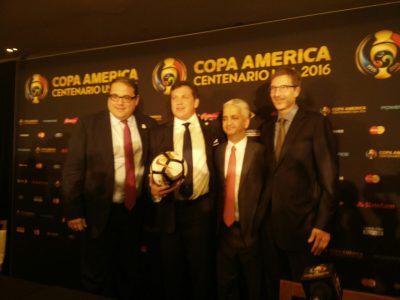 Altos ejecutivos de CONMEBOL y CONCACAF durante conferencia de prensa de ayer. Por Randy Torres