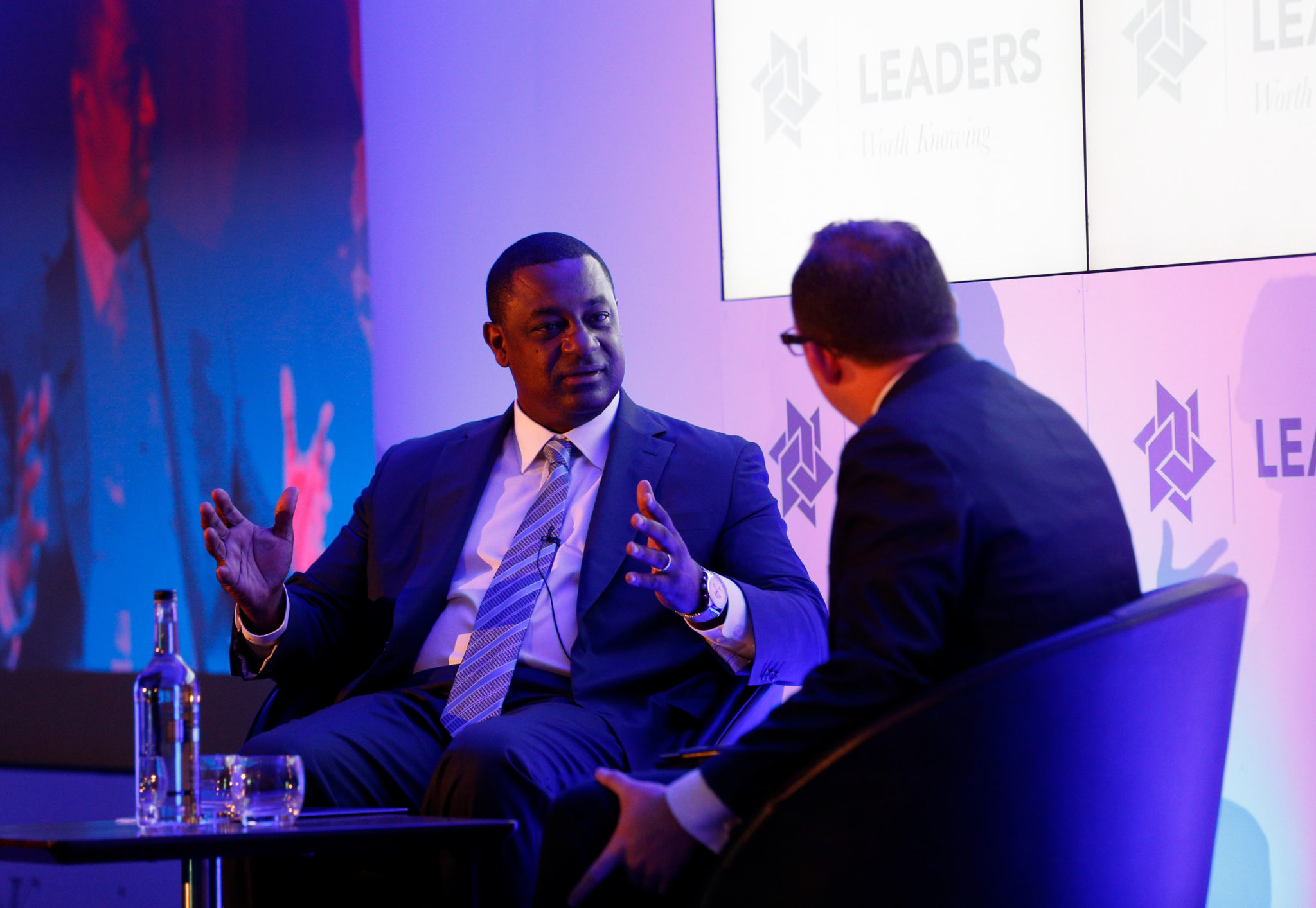 El esclavo siempre defiende a su señor