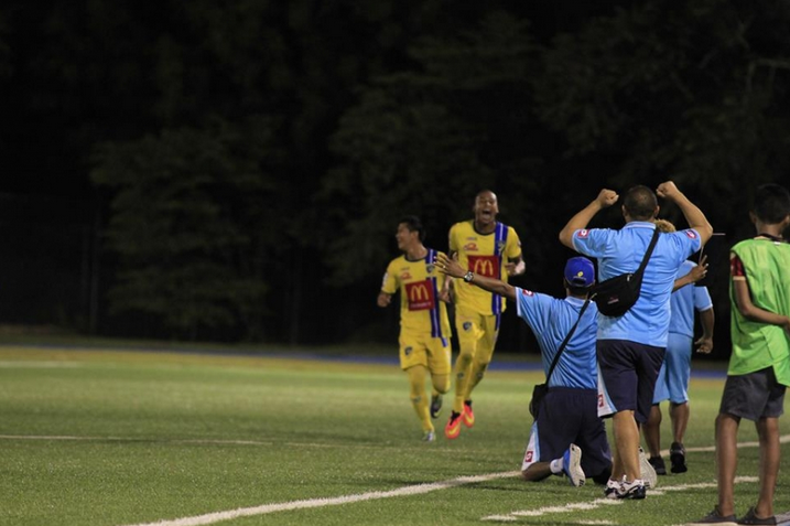 El Campeón Dice Presente