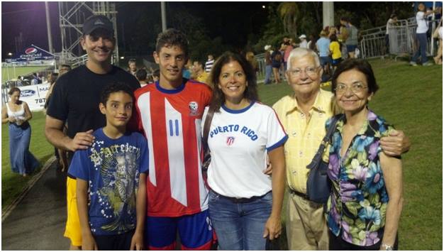 Joven puertorriqueño va en busca de éxito en tierra de campeones