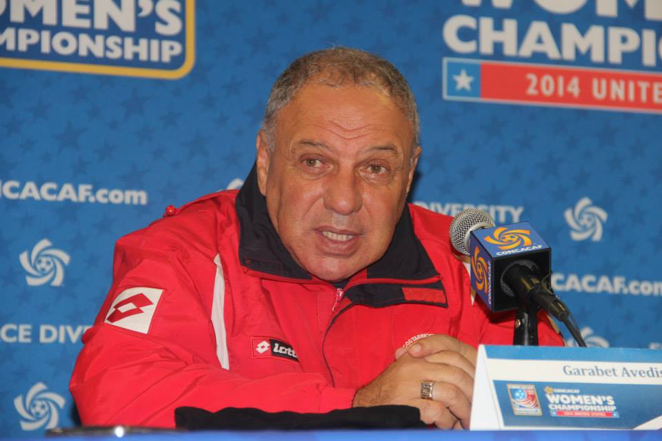 Con alternativas Avedissian