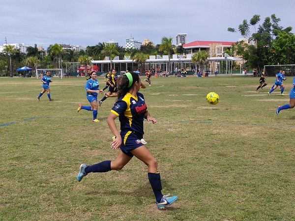 Recesa equipo de fútbol superior de Puerto Rico