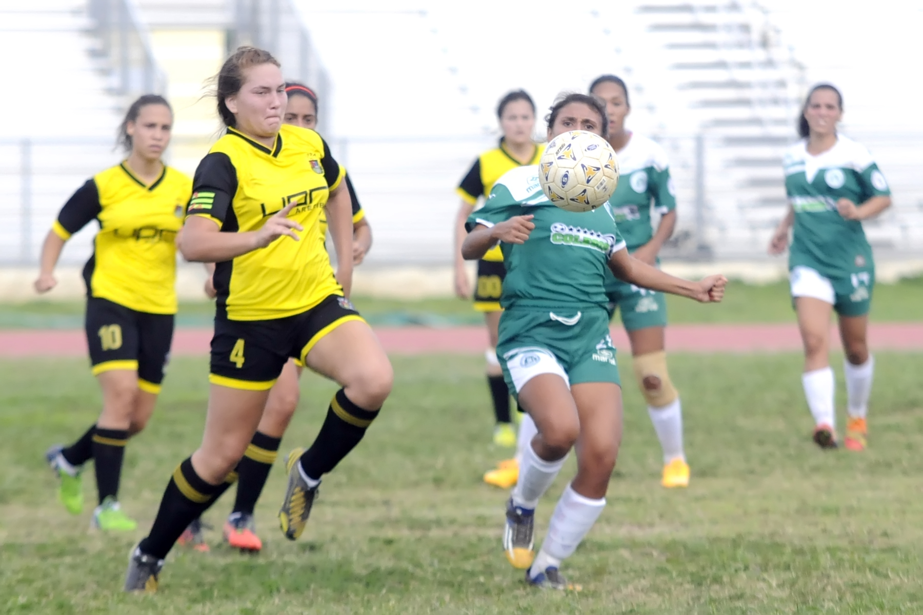 Colegio, de líder para los cruces de fútbol femenino