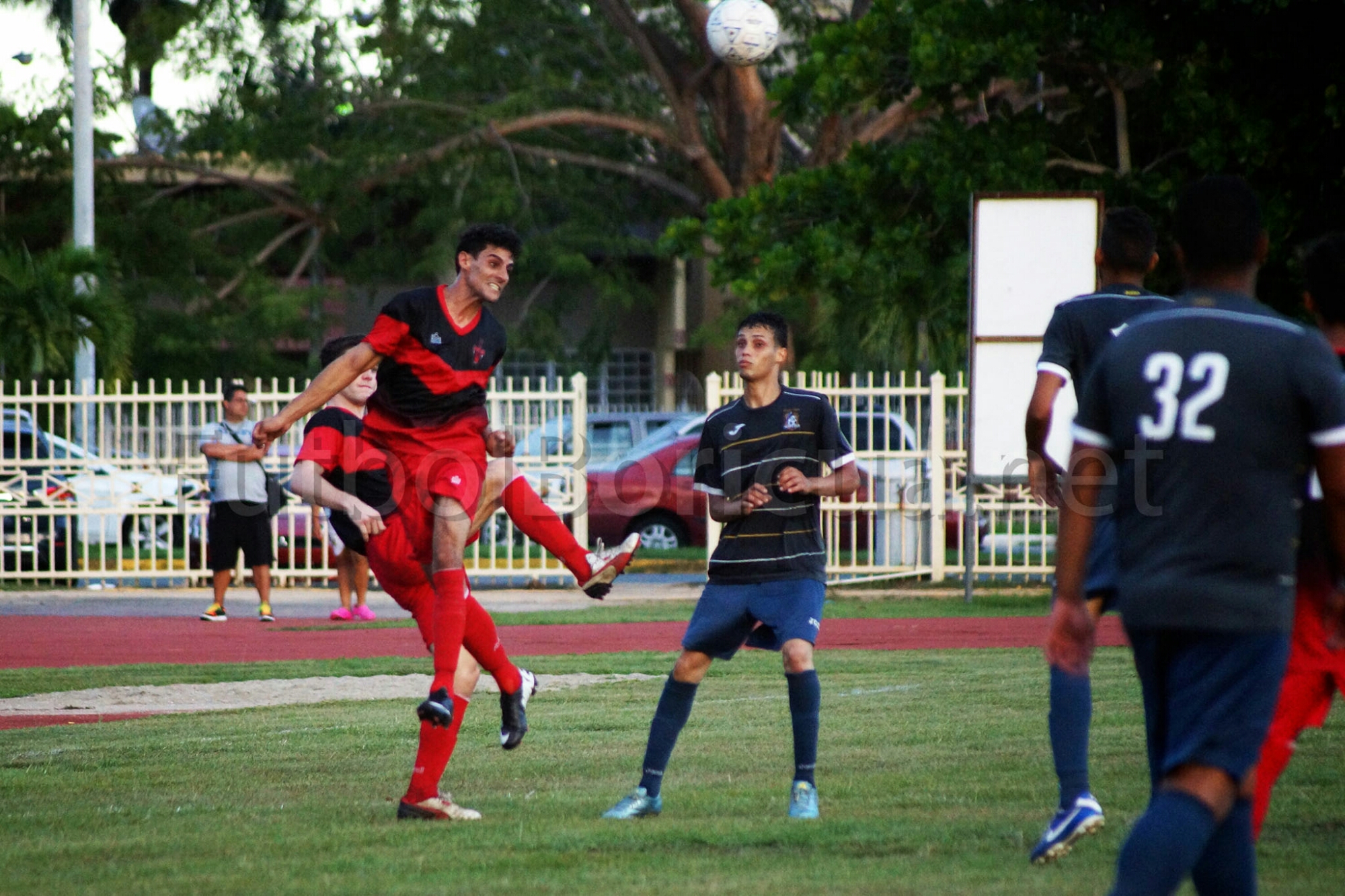 Spartans incómodo en derbi ante Barbosa