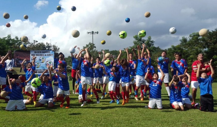 Fundación Omar Borrali  impulsa su campaña de Más balones al aire.