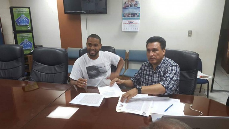 Héctor «Pito» Ramos firma con el Águila del Salvador