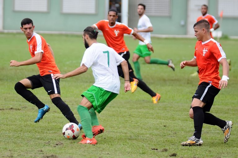 Colegio expulsa a Turabo en el fútbol