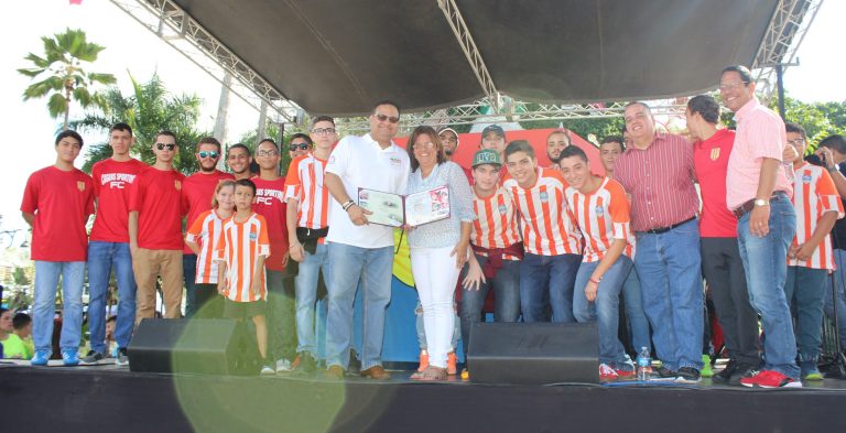 Caguas Sporting compartió su alegría en  Fiesta de Reyes del Municipio de Caguas