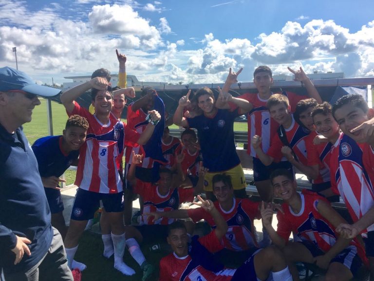 A escena la Selección Sub14 de fútbol masculina