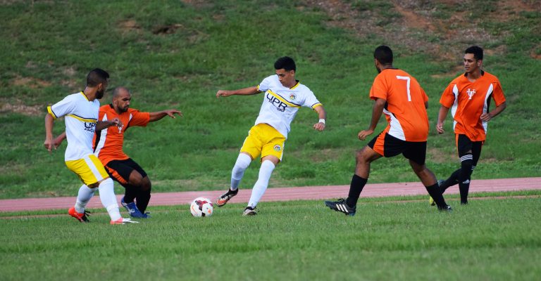 Lobos de UPR Arecibo arrancan con sólida victoria en el inicio del fútbol LAI