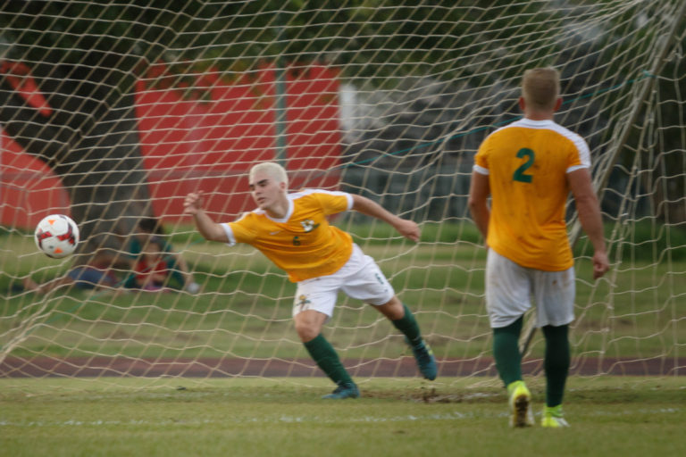 Se agota el tiempo para clasificar a las semifinales del fútbol universitario