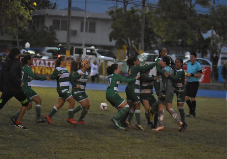 Juanas del Colegio regresan a la cima del fútbol LAI