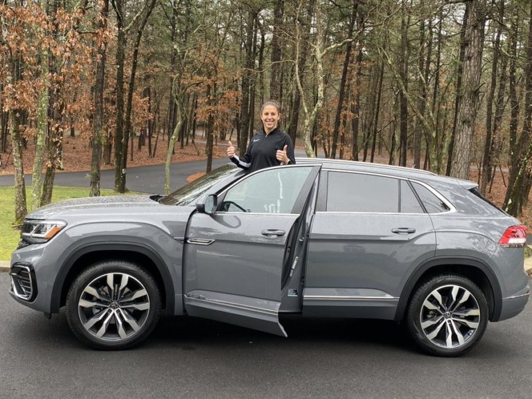 Carli Lloyd, solidaria con el mundo a pesar de los comentarios en su contra