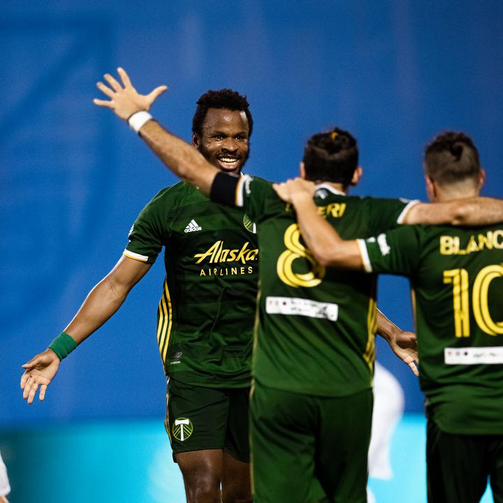 Javier Hernández destapa su cuota goleadora y el LAFC consigue sorpresivo empate ante Zarek Valentín y los suyos.