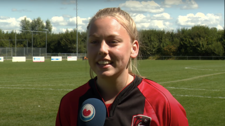 La prueba sin precedentes que Ellen Fokkema desempeñará con jugadores masculinos en el fútbol