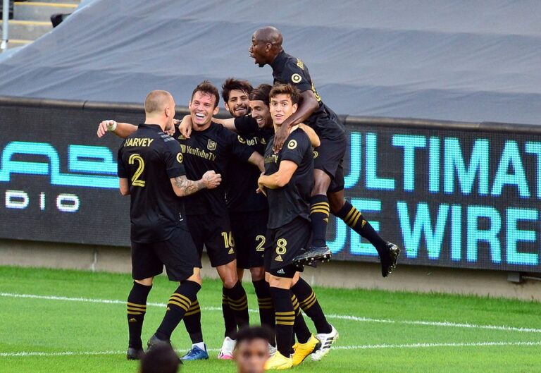 El delantero de Los Angeles Football Club, Danny Musovski, es elegido Jugador de la Semana de la MLS