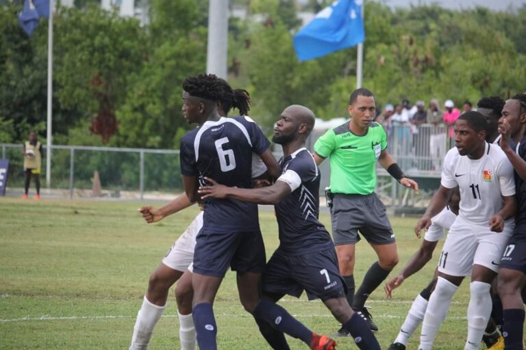 Árbitro Boricua José Torres se entrena para la Copa Oro