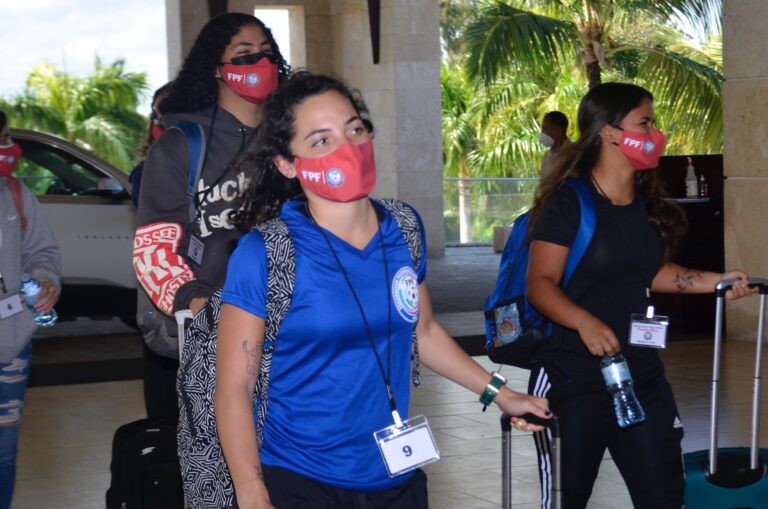 La Selección femenina partió hoy hacia Uruguay
