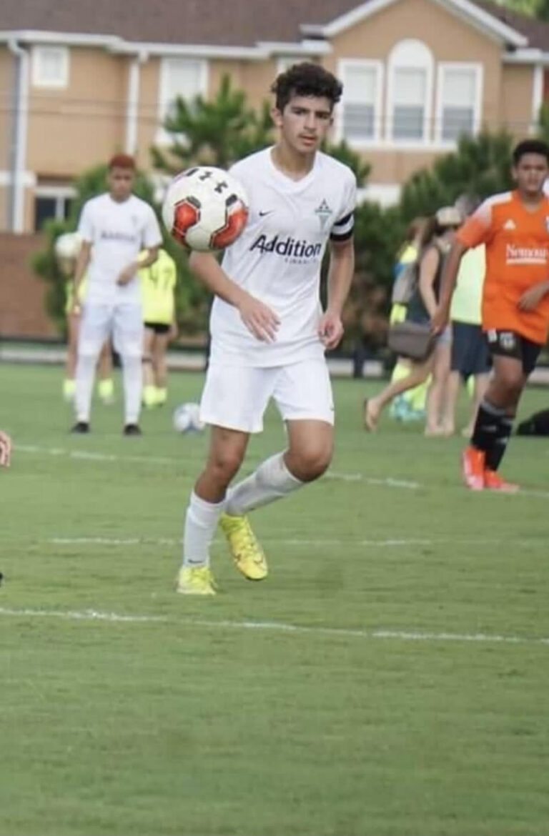 Emanuel Serrano en pleno desarrollo en los Estados Unidos