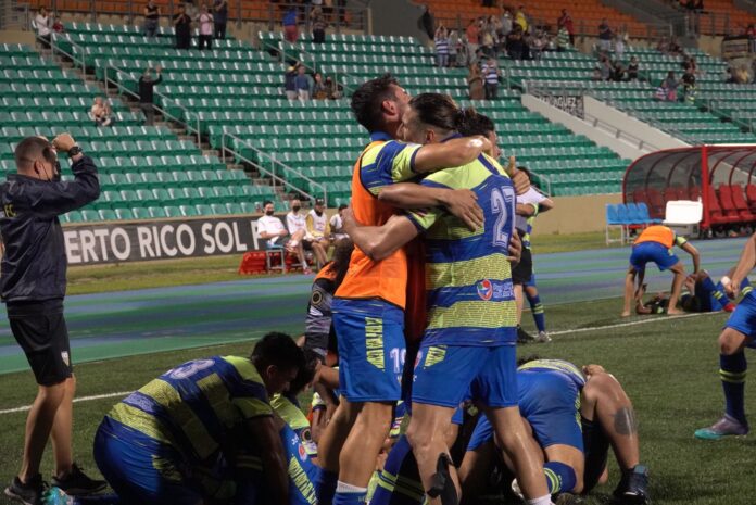 Jorge RIvera Celebrando