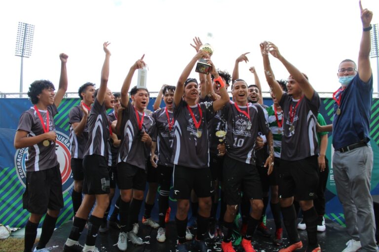 CROEV DE VILLALBA CON DOS CAMPEONATOS EN LA FINAL DEL FÚTBOL ESCOLAR