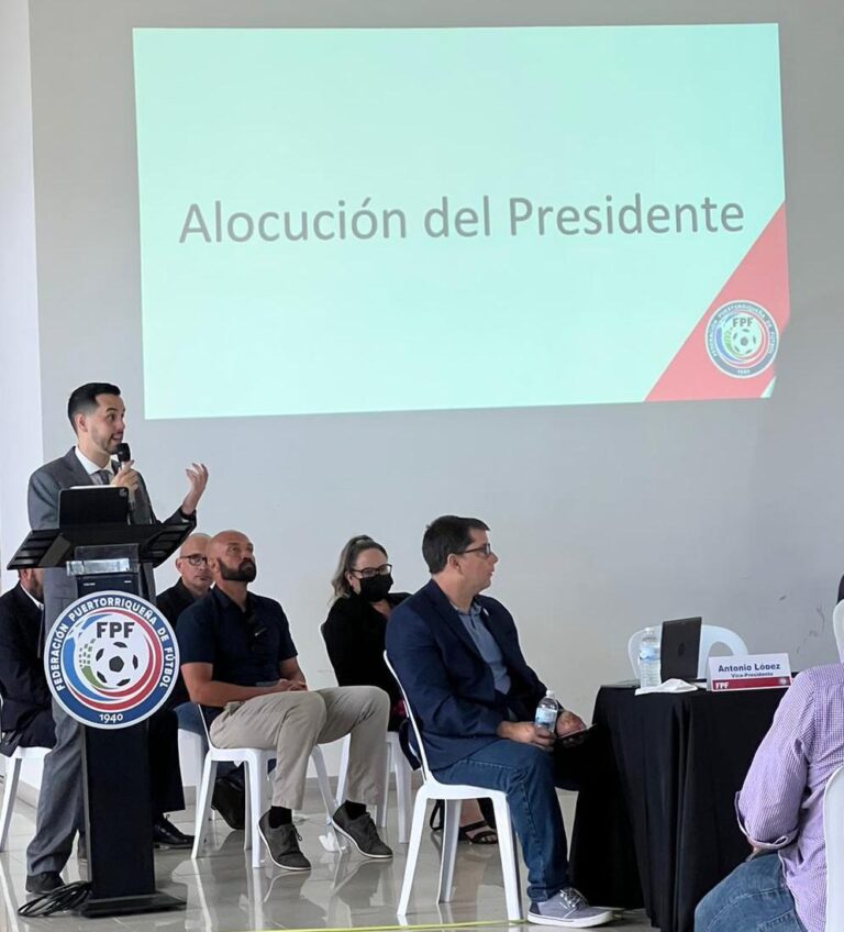 Presidente lanza críticas a todos los que critican su gestión