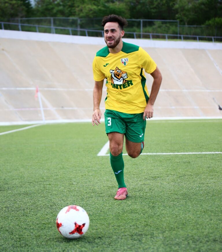 Comienza la acción en el Torneo de Fútbol Universitario