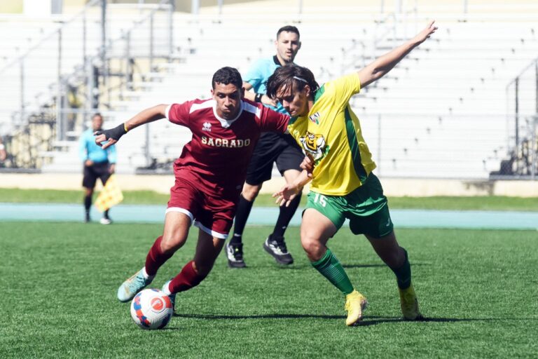 Los campeones Delfines de USC y los Tigres de la UIPR pasan a la semifinal del fútbol LAI