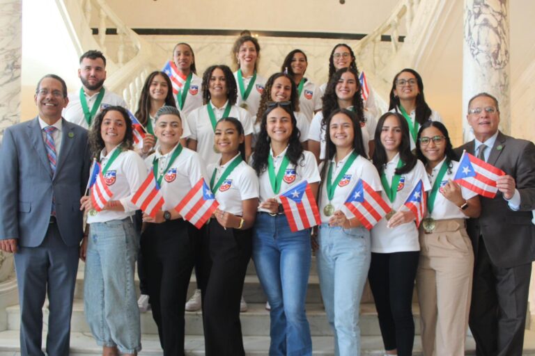 Legislatura de Puerto Rico reconoció a las Caribbean Stars de Caguas