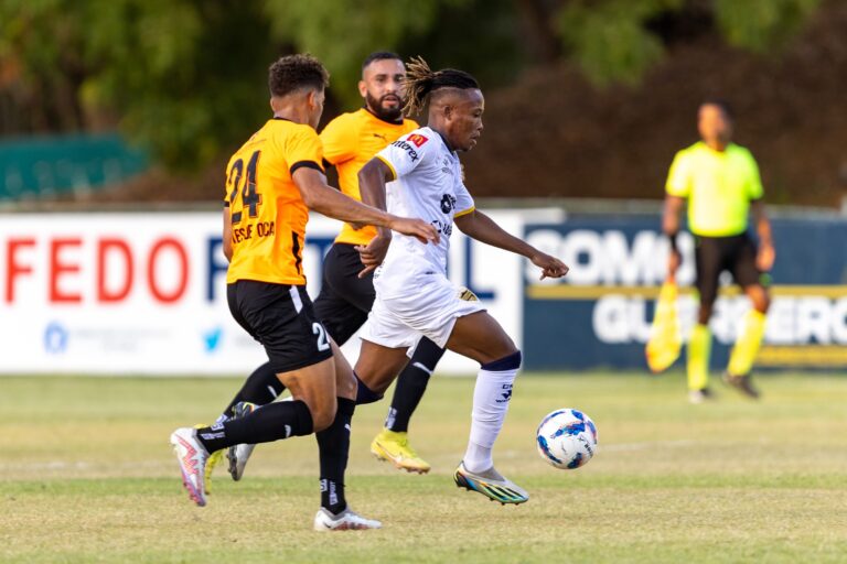 El Balompié profesional dominicano proseguirá este viernes con el cruce que protagonizarán O&M FC y Atlántico FC